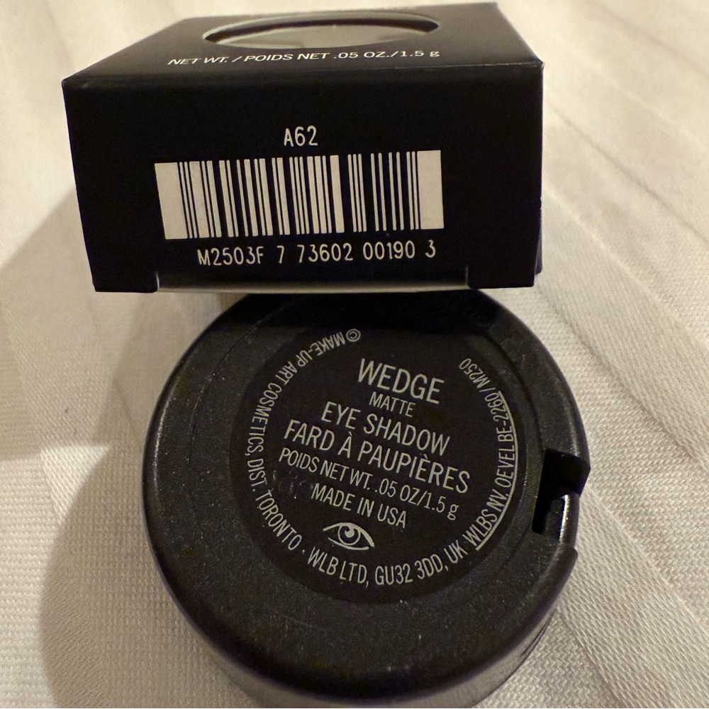 MAC Cosmetics Eyeshadow-WEDGE Matte Finish New in Box - Picture 6 of 8